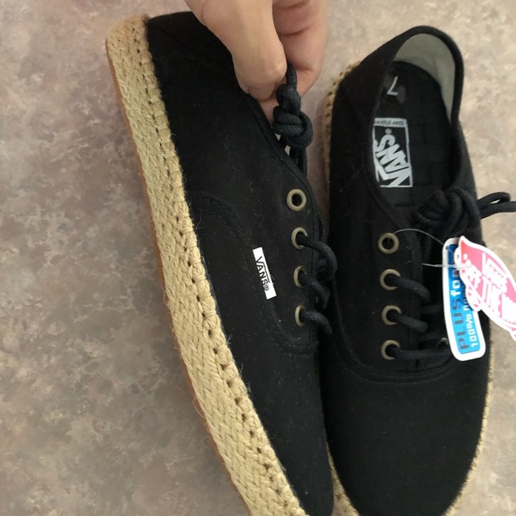 Vans - Picture 2 of 5